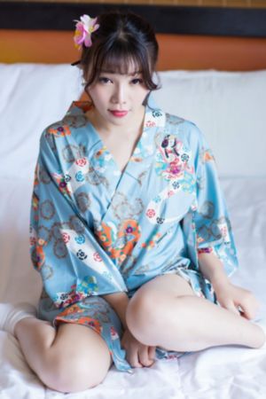 年轻漂亮的妈妈